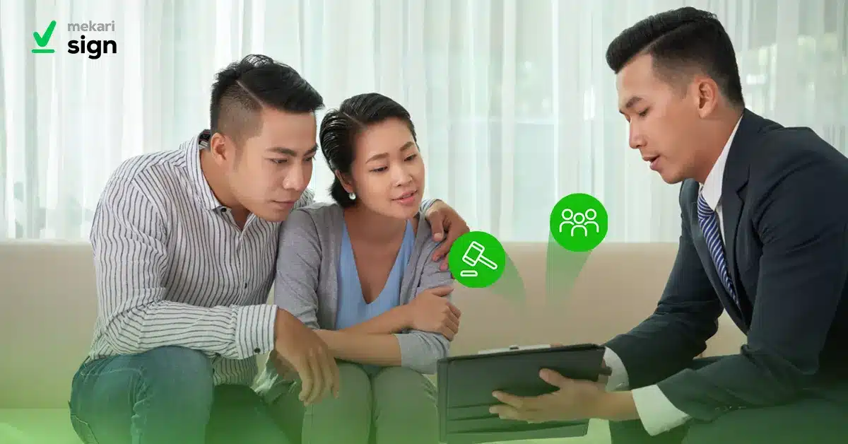 Pasangan muda berkonsultasi dengan penasihat hukum tentang perjanjian pra nikah