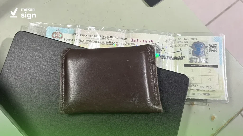 apa itu STNK, cara mengurusnya ketika hilang, cara mengurusnya jika bukan atas nama sendiri, syarat dokumen, dan tips menjaga stnk
