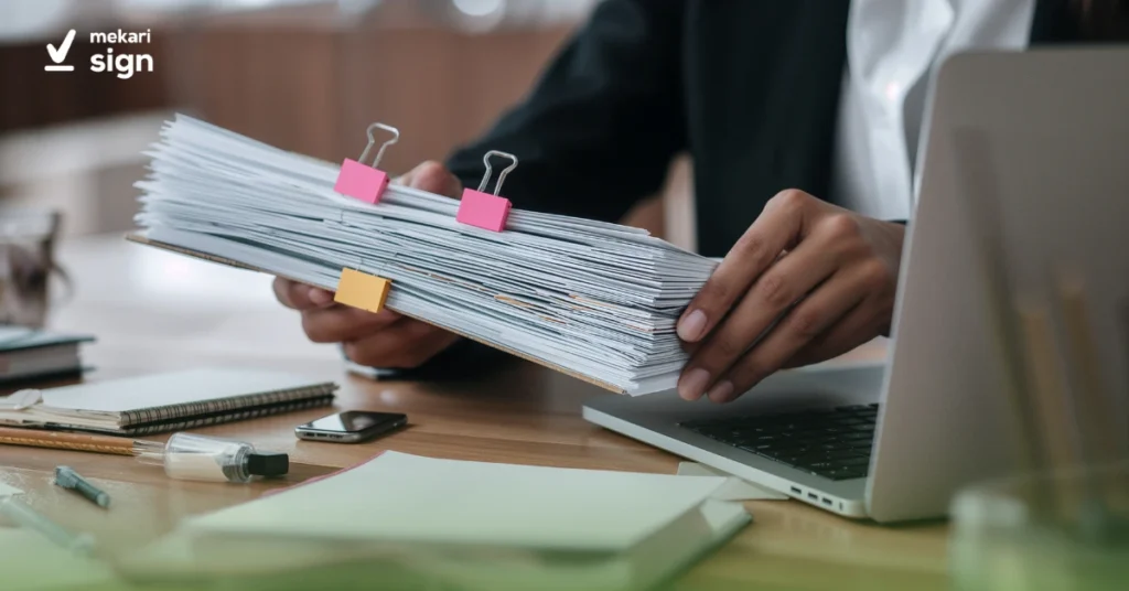 pengertian pengelolaan dokumen, manfaatnya, cara kelola di kantor, dan tipsnya